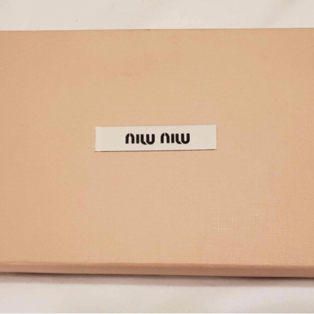 MIU MIU - Pink leather coin purse/wallet. AUTHENTIC and in BEAUTIFUL CONDITION! - Picture 7 of 16